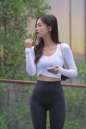 亚洲一区二区免费视频