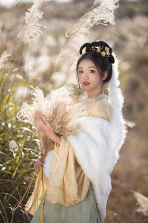 《青春期小阿姨》漫画下拉式